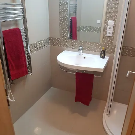 Apartman Newly Built 5 With Balcony Near Center